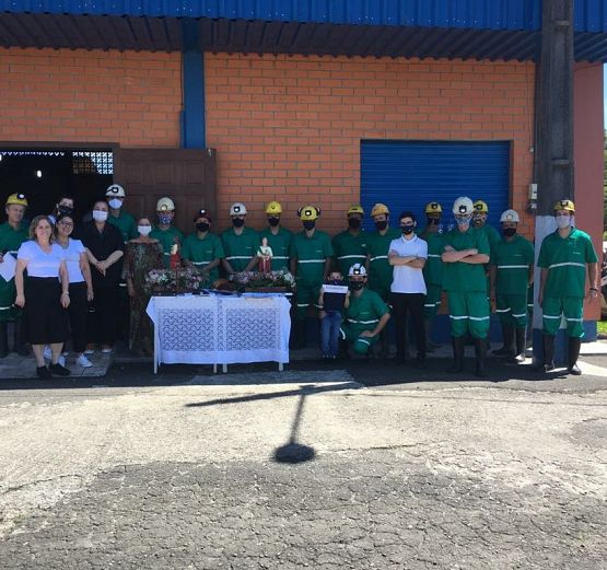 Mineiros comemoram com emoção dia de Santa Bárbara e Santa Luzia